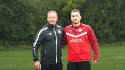 Bild: FWK / Jakob Zugelder
Chef-Trainer Marc Reitmaier und Neuzugang Dion Berisha.