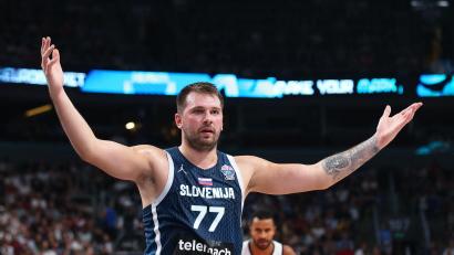 Bild: Matthias Stickel/dpa
Luka Doncic war mit vielen Pfiffen der Schiedsrichter nicht einverstanden.