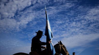 Bild: Natacha Pisarenko/AP/dpa
Die Gauchos sind berittene Viehhüter. (Symbolbild)