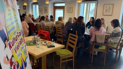 Bild: Olena Popova
Das Kulturcafé Vielfalt lädt ab 15. September jeden Montag ins Mehrgenerationenhaus in Mitterteich ein.