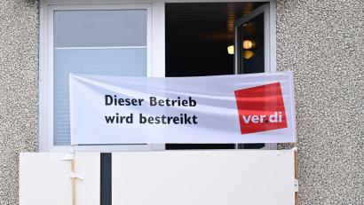 Bild: Bernd Weißbrod/dpa
Laut WSI-Studie haben im vergangenen Jahr rund 912.000 Personen an Streiks teilgenommen, 55.000 mehr als im Vorjahr.