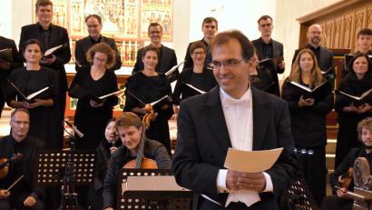 Archivbild: ubb
Chorleiter und Dirigent Professor Matthias Beckert und der Kammerchor Cantabile freuen sich wieder auf ein Comeback in Tirschenreuth, der Heimat von Ehefrau Andrea Beckert, die im Chor auch mitsingt.