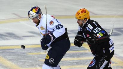Bild: Carmen Jaspersen/dpa
Nationalspieler Maximilian Kastner (l) traf für München beim Auswärtssieg in Köln.
