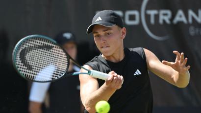 Bild: Marijan Murat/dpa
Justin Engel absolvierte als zweitjüngster deutscher Spieler der Geschichte ein Davis-Cup-Spiel. (Archivbild)