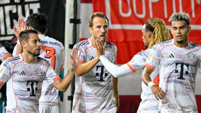 Bild: Uwe Anspach/dpa
Kann die Bayern-Offensive um Harry Kane (Mitte) gegen den HSV mal wieder jubeln?