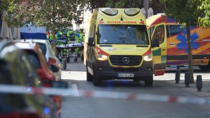 Bild: Gustavo Valiente/EUROPA PRESS/dpa
Mehrere Menschen wurden bei einer nach ersten Erkenntnissen durch eine Explosion in einem Wohn- und Geschäftshaus in Madrid zum Teil schwer verletzt. Nach ersten Erkenntnissen handelte es sich um eine Gasexplosion.