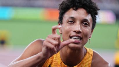 Bild: Michael Kappeler/dpa
Malaika Mihambo ist mit den Bedingungen vor Ort nicht zufrieden.