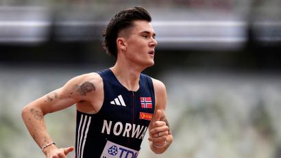 Bild: Petr David Josek/AP/dpa
Jakob Ingebrigtsen aus Norwegen scheidet überraschend aus.