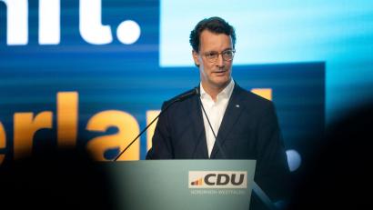 Bild: Fabian Strauch/dpa
NRW-Ministerpräsident Wüst kann sich nach den Kommunalwahlen in der CDU gestärkt fühlen.