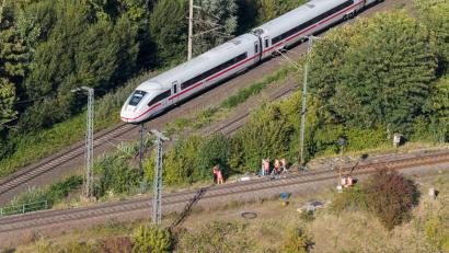 Bild: Julian Stratenschulte/dpa
Mittlerweile läuft der Bahnverkehr zwischen Hannover und Berlin fast wieder wie gewohnt.