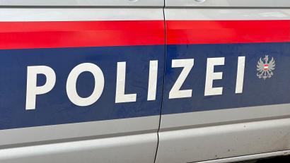 Bild: Matthias Röder/dpa
Die Polizei machte sich mit einem Helikopter auf die Suche. (Symbolbild)
