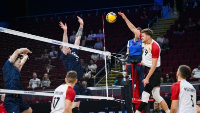 Bild: volleyballworld/dpa
Die deutschen Volleyballer erfüllten die Pflichtaufgabe.