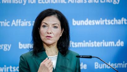 Bild: Kay Nietfeld/dpa
Ministerin Reiche will bei der Energiewende die Kosten auf den Prüstand stellen.
