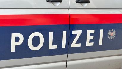 Bild: Matthias Röder/dpa
Die Polizei in Kärnten sucht zusammen mit der Bergrettung nach einem vermissten Bergsteiger aus Garmisch-Partenkirchen. (Symbolbild)