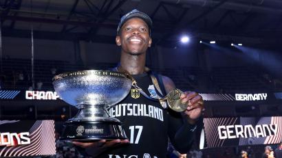 Bild: Matthias Stickel/dpa
Dennis Schröder entschied am Ende das EM-Finale gegen die Türkei.