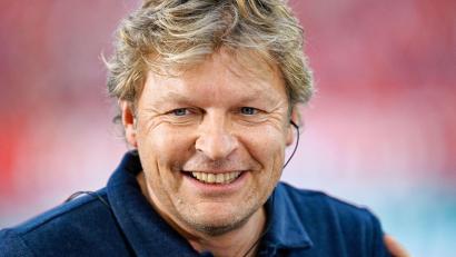 Bild: Uwe Anspach/dpa
Schalkes Sportdirektot Mulder hat noch einen jungen australischen Innenverteidiger verpflichtet. (Archivbild)