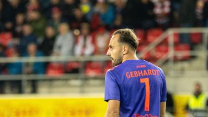 Bild: Sascha Janne
Jahn-Torwart Felix Gebhardt hielt in Wehen einen Elfmeter. Die Regensburger verloren dennoch mit 0:2.