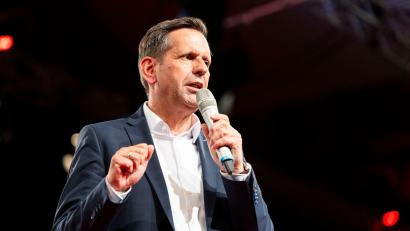 Bild: Michael Matthey/dpa
Für Ministerpräsident Lies ist der Dieselskandal Mahnung und Motor zugleich: mehr Verantwortung und mehr Wandel. (Archivbild)