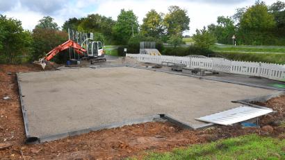 Bild: gf
Die Bauarbeiten im Skatergelände gehen voran: Vielleicht kann auf dem neuen Soccerground schon in diesem Herbst gekickt werden.