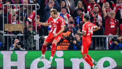 Bild: Tom Weller/dpa
Natürlich Harry Kane (links): Hier feiert der Engländer sein Tor zum 3:1 gegen den FC Chelsea.