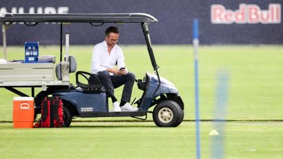Bild: Jan Woitas/dpa-Zentralbild/dpa
Ab dem 1. Oktober ist Florian Scholz fürs Kommerzielle im Fußballreich von Red Bull zuständig.