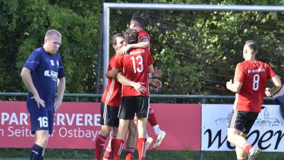 Bild: Hubert Ziegler
Können die Spieler der DJK Ursensollen im Schlagerspiel gegen den SV Freudenberg jubeln?