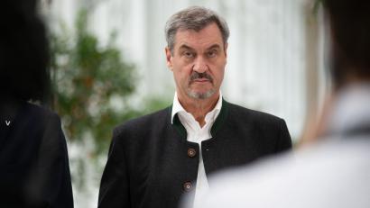 Bild: Leonie Asendorpf/dpa
Markus Söder will den bayerischen Staat in den nächsten 15 Jahren deutlich schlanker machen (Archivbild).