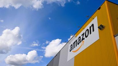 Bild: Wolf von Dewitz/dpa
Blick auf das Dortmunder Amazon-Logistikzentrum, in dem große Mengen an Produkten lagern.
