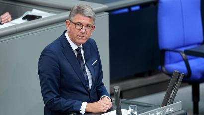 Bild: Michael Kappeler/dpa
Im Podcast-Interview fordert Weimer, Google zu zerschlagen. (Archivbild)