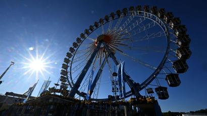 Bild: Felix Hörhager/dpa
Am Samstag startet die Wiesn - voraussichtlich bei Kaiserwetter.