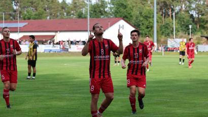 Archivbild: Dieter Jäschke
David Bezdicka bejubelt seinen 1:0-Führungstreffer im Spiel gegen den ASV Burglengenfeld. Auch in der Auswärtspartie in Lam soll der SC-Offensivspieler ein wichtiger Faktor sein.