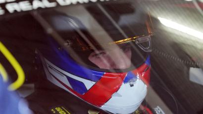 Bild: Thomas Frey/dpa
Am liebsten immer hinterm Steuer: Max Verstappen