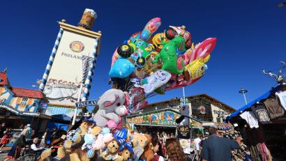 Bild: Karl-Josef Hildenbrand/dpa
Bei strahlendem Sonnenschein begann das Oktoberfest.