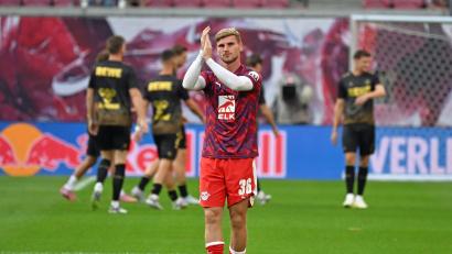Bild: Jennifer Brückner/dpa
Timo Werner (RB Leipzig) stand erstmals wieder im RB-Kader und wurde von den Fans mit Sprechchören gefeiert.