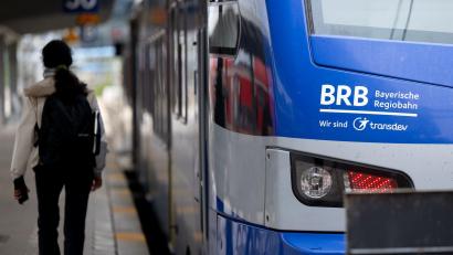 Bild: Sven Hoppe/dpa
Über mehrere Monate hinweg wird die Bahnstrecke saniert. (Archivbild)