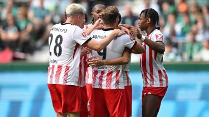 Bild: Carmen Jaspersen/dpa
Jubel beim SC Freiburg: In Bremen gelang den Bremern der zweite Saisonsieg.