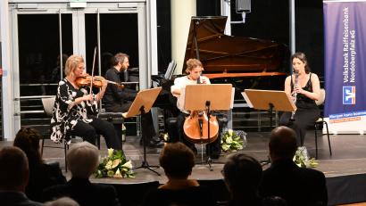 Bild: kki
Das Else Ensemble mit Petra Schwieger, Naaman Wagner, Daniela Shemer und Shelly Ezra (von links) eröffnete glanzvoll die 27. Max-Reger-Tage in Weiden.