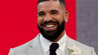 Bild: Chris Pizzello/Invision/AP/dpa
Auch Rapper Drake war auf der Wiesn.