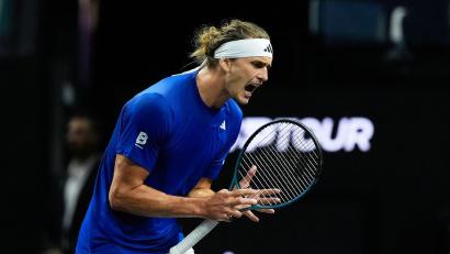 Bild: Jeff Chiu/AP/dpa
Alexander Zverev verzweifelte am zweiten Tag beim Laver Cup am Australier Alex de Minaur.