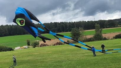 Bild: Peter Ostermann
zum dritten Mal veranstaltet die Luftsportgruppe Sulzbach-Rosenberg auf dem Flugplatz in Fichtelbrunn ein Drachenfest.
