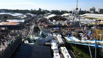 Bild: Felix Hörhager/dpa
Das 190. Oktoberfest läuft seit dem Wochenende.