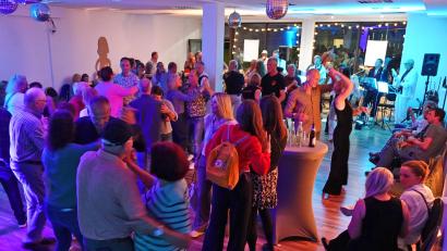 Bild: Christian Koch
Rund 60 bis 80 Besucher tanzten beim Tanzabend oder schauten einfach nur zu.