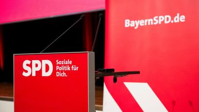 Bild: Daniel Vogl/dpa
Die Neubesetzung wird notwendig, weil die amtierende Generalsekretärin Ruth Müller ebenso wie ihr Stellvertreter Nasser Ahmed bei der turnusmäßigen Neuwahl des Landesvorstands nicht mehr kandidieren. (Symbolbild)