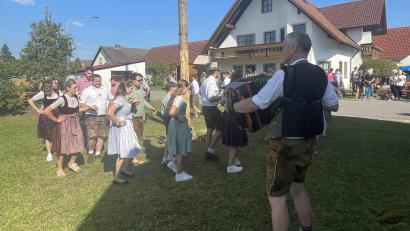 Bild: Bianca Spies
Auf der Egelsheimer Kirwa schien die Sonne und die Gäste und Kirwaleit waren super drauf.