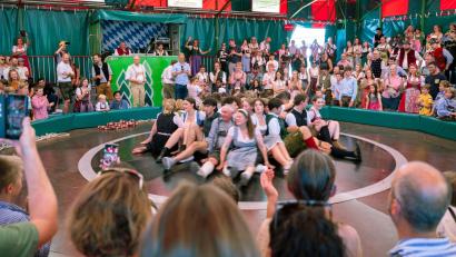 Archivbild: Leonie Asendorpf/dpa
Will hier jemand seine Freundin filmen oder die Bilder im Internet hochladen? Das ist die Krux beim Teufelsrad.