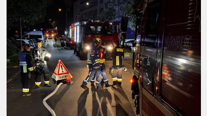 Bild: News5/dpa
Mehr als 100 Einsatzkräfte von Feuerwehr und THW waren in der Nacht im Einsatz.