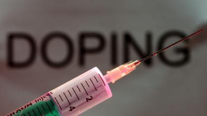Bild: Patrick Seeger/dpa
Wenn Doping nicht verboten, sondern erwünschtes Mittel zu „Weltrekorden“ wird. (Archivbild)