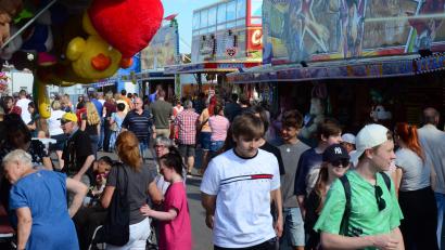 Bild: Kunz
Am Sonntagnachmittag lockte das schöne Wetter die Besucher zum Volksfest.