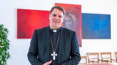 Bild: Armin Weigel/dpa
Der Passauer Bischof Stefan Oster gilt unter den deutschen Bischöfen als konservativ. (Archivbild)