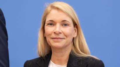 Bild: Andreas Gora/dpa
Trotz Gegenstimmen: Evelyn Palla ist vom Aufsichtsrat der Deutschen Bahn zur neuen Konzernchefin berufen worden.